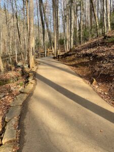 Anna Ruby Falls paved trail