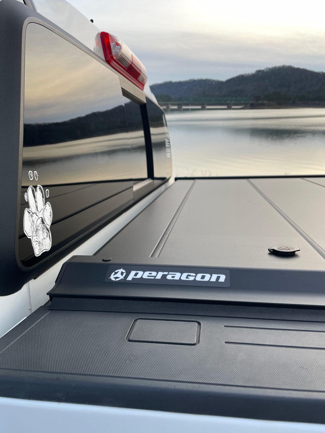 peragon-truck-bed-cover-imagine-camper