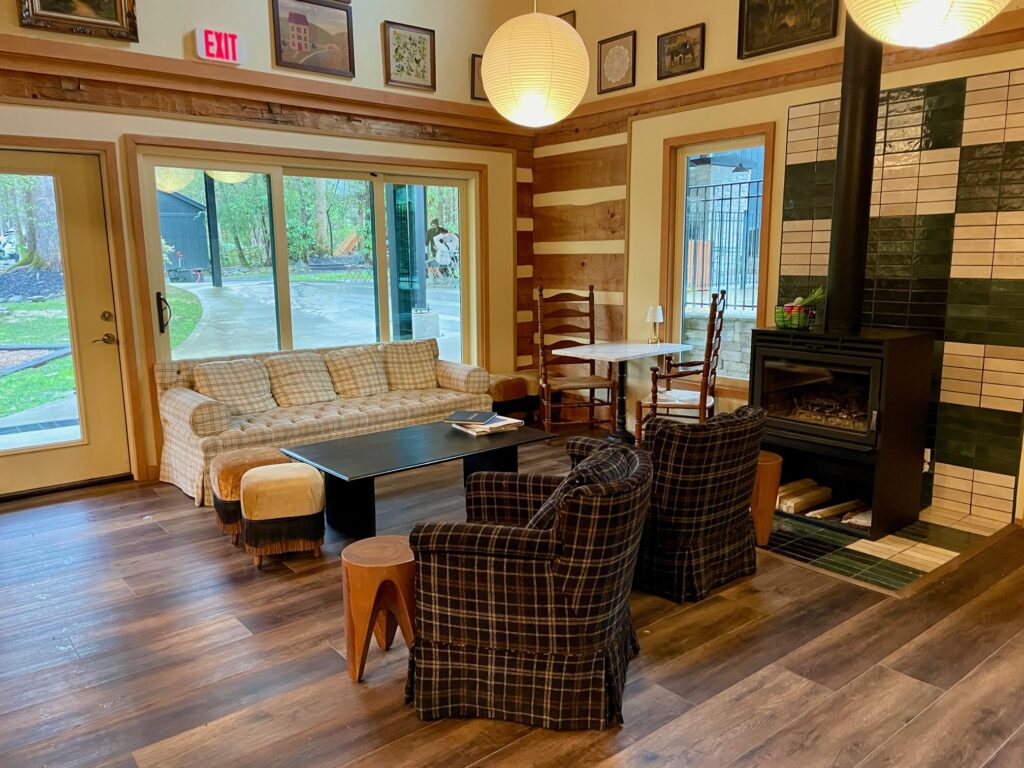 Roamstead Smoky Mountains Campground lodge